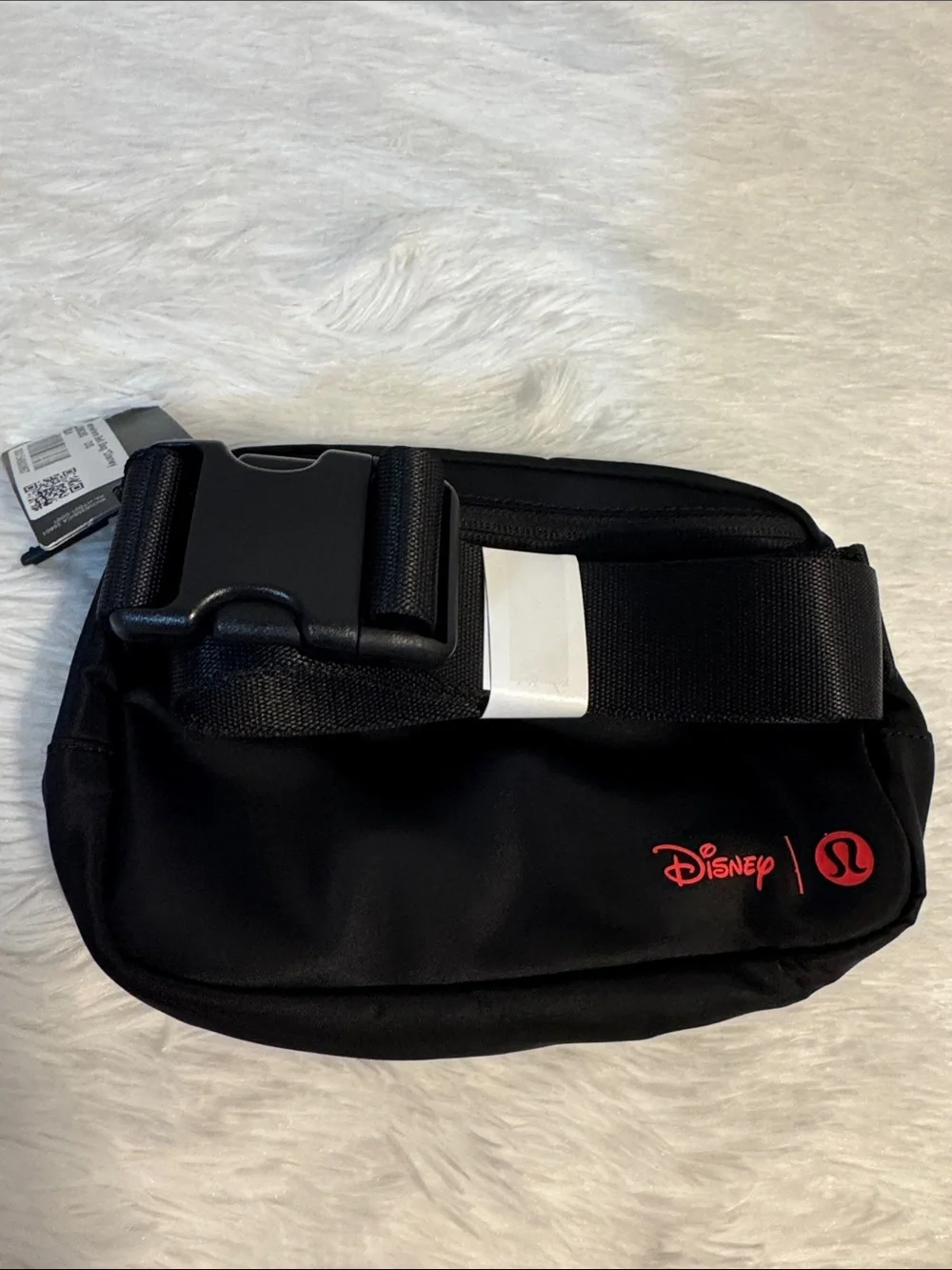 Lululemon Everywhere Belt Bag *Disney (Mickey Mouse in Motion Graphic)